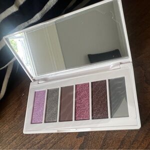 🎁🎁 NIB Coloured Raine Vineyard Soirée Eyeshadow Palette.